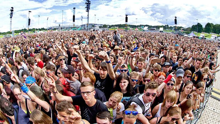 Das Festival Rock im Park bekam zwar ein paar Güsse ab, die Fans konnten aber unverdrossen weiterfeiern