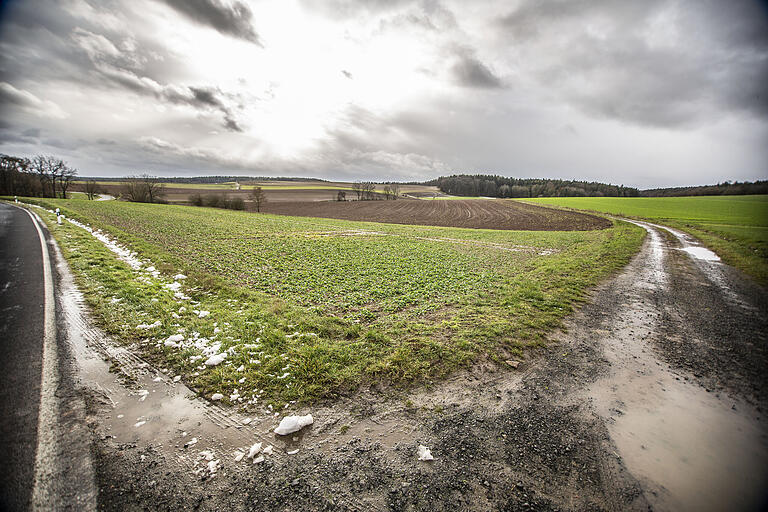 Wandern, Radfahren, die Natur genießen. Das ist einer der schönen Aspekte der Kultur- und Naturlandschaft im Hofheimer Raum, hier bei Stöckach. Damit das Land aber nicht ausblutet, muss es für die Menschen, die hier wohnen, lebenswert bleiben.