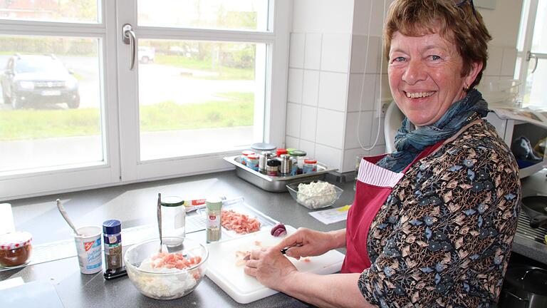 Die Zubereitung der Brotzeit macht genauso viel Freude wie später das gemeinsame Essen.