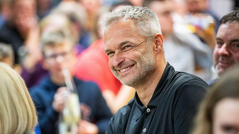 Der Weltmeister-Trainer ist zurück in Gänheim. Am Montagabend wurde Christian Wück bei seinem Heimatverein empfangen.