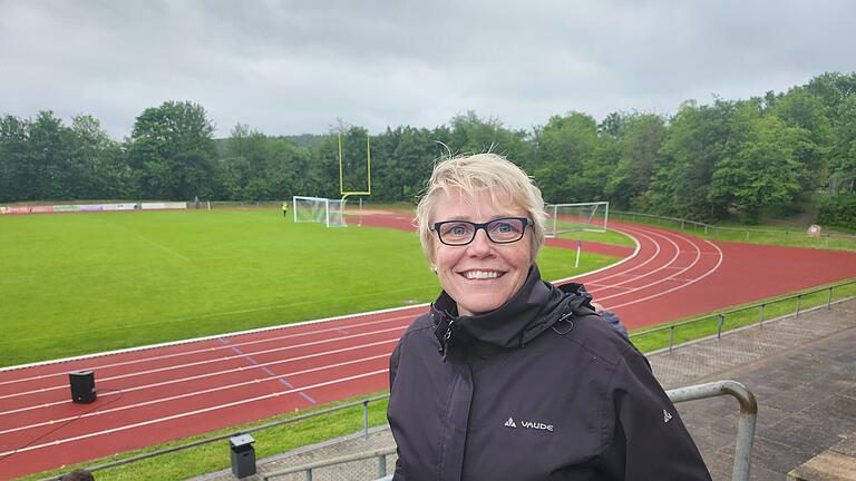 Susanne Kettlitz beim Besuch des TSV Münnerstadt. - Susanne Kettlitz beim Besuch des TSV Münnerstadt. Susanne Kettlitz beim Besuch des TSV Münnerstadt. - Susanne Kettlitz beim Besuch des TSV Münnerstadt.