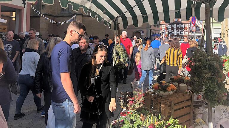 Wetter wie aus dem Bilderbuch beim Herbstmarkt in Volkach