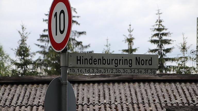 Hindenburgring Nord in Kitzingen: Mit den möglichen Gefahren durch ehemalige Kalksteinbrüche für Wohnhäuser befasste sich das Verwaltungsgericht Würzburg. Hindenburgring Nord in Kitzingen: Mit den möglichen Gefahren durch ehemalige Kalksteinbrüche für Wohnhäuser befasste sich das Verwaltungsgericht Würzburg.