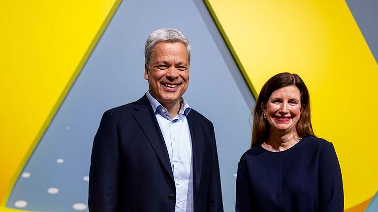Commerzbank-Spitze       -  Manfred Knof, Vorstandsvorsitzender der Commerzbank, tritt zum Monatsende ab - Finanzchefin Bettina Orlopp übernimmt (Archivbild).