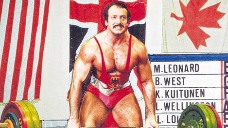 Weltmeister 1989: Das Bild zeigt den Würzburger Kraftdreikämpfer Rainer Griebl bei den Welttitelkämpfen in Griesheim nahe Frankfurt, Griebl gewann Gold mit 270 Kilogramm im Kniebeugen, 153 Kilogramm im Bankdrücken und 302,5 Kilogramm im Kreuzheben. Weltmeister 1989: Das Bild zeigt den Würzburger Kraftdreikämpfer Rainer Griebl bei den Welttitelkämpfen in Griesheim nahe Frankfurt, Griebl gewann Gold mit 270 Kilogramm im Kniebeugen, 153 Kilogramm im Bankdrücken und 302,5 Kilogramm im Kreuzheben.
