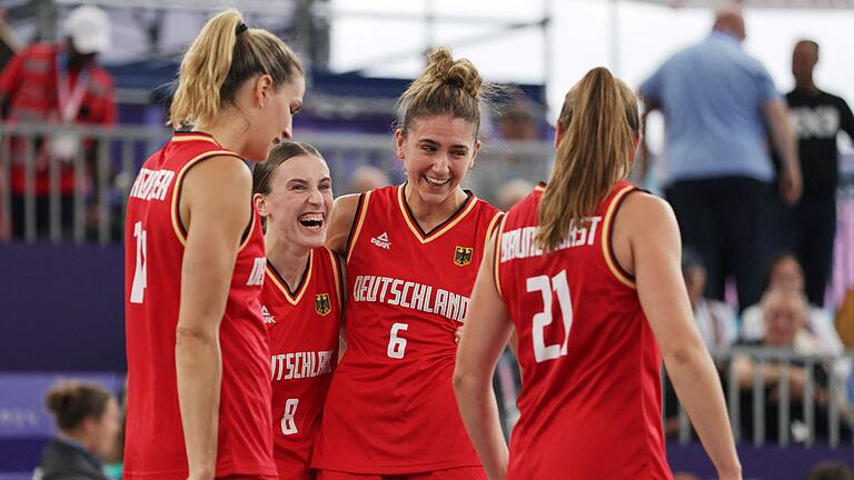 Paris 2024 - Basketball 3x3 - Im Halbfinale treffen die deutschen Frauen auf Kanada. Paris 2024 - Basketball 3x3 - Im Halbfinale treffen die deutschen Frauen auf Kanada.