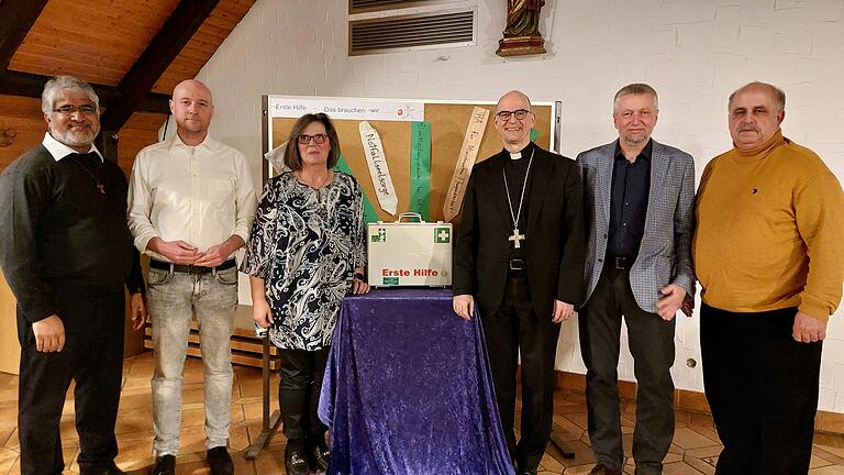 Rat im Pastoralen Raum Haßberge Ost mit Bischof Franz Jung, Pater Vincent Moolan (Leiter des Pastoralen Raumes), Peter Großkopf (Rat im Pastoralen Raum), Barbara Thein (Vorsitzende Rat im Pastoralen Raum), Bischof Franz Jung, Ralf Nowak (Vorsitzender Rat im Pastoralen Raum), Horst Gehring (Rat im pastoralen Raum).