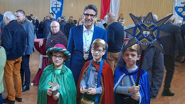 Auch die Sternsinger besuchten den Kreuzwertheimer Neujahrsempfang.
