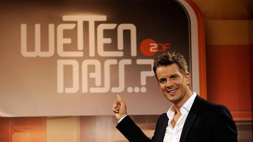 'Wetten, dass...?'       -  'Wetten, dass..?' ohne Thomas Gottschalk? Für viele undenkbar. Dennoch hielt das ZDF an seiner beliebten Unterhaltungsshow fest. Am 6. Oktober war es schließlich soweit: Gottschalk-Nachfolger Markus Lanz (im Bild) moderierte seine erste 'Wetten, dass..?'-Sendung.
