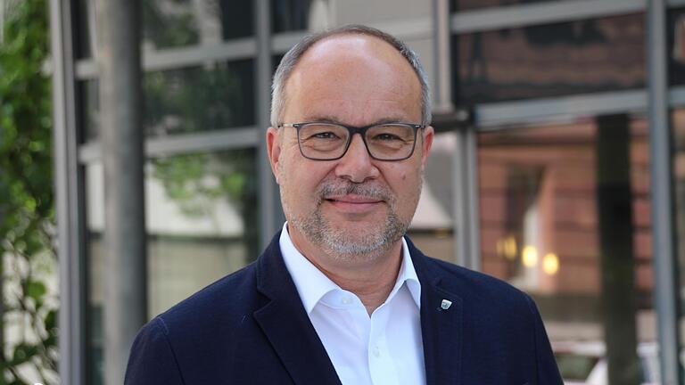 Franz-Josef Steingasser, Leiter des Geschäftsbereichs Seniorenstift, Hospiz, Bildung und Beratung bei der Stiftung Juliusspital, ging in den Ruhestand.