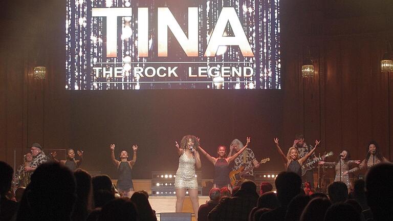 Vor ausverkauftem Haus fand die Show „Tina – The Rock Legend“ in Bad Kissingen statt. - Vor ausverkauftem Haus fand die Show „Tina – The Rock Legend“ in Bad Kissingen statt. Vor ausverkauftem Haus fand die Show „Tina – The Rock Legend“ in Bad Kissingen statt. - Vor ausverkauftem Haus fand die Show „Tina – The Rock Legend“ in Bad Kissingen statt.