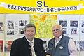 Stippvisite: Anlässlich des Sudetendeutschen Tages in Augsburg nutzte Volkmar Halbleib, vertriebenenpolitische Sprecher der Landtags-SPD, die Gelegenheit, den Stand der Bezirksgruppe Unterfranken zu besuchen, der vom Ochsenfurter Horst Hartel betreut wurde.