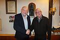 Für 50 Jahre Mitgliedschaft im Gesangverein „Liedertafel“ Lengfurt wurde Hans Träger (rechts) geehrt. Vorsitzender Werner Thamm (links) würdigte sein Wirken für den Lengfurter Chor, den er von 1986 bis 1994 leitete.