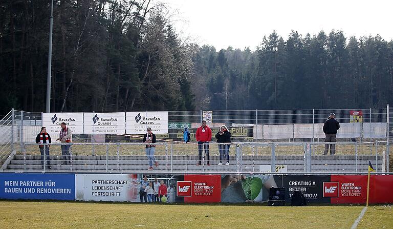 Leerer Gästeblock: Die Würzburger Ultras hatten die Spielstätte schon vor der Partie verlassen. Leerer Gästeblock: Die Würzburger Ultras hatten die Spielstätte schon vor der Partie verlassen. 