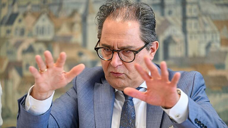 Würde die Grundsteuer am liebsten komplett abschaffen: Gerhard Wipijewski, der Vorsitzende der Bayerischen Finanzgewerkschaft (bfg). Würde die Grundsteuer am liebsten komplett abschaffen: Gerhard Wipijewski, der Vorsitzende der Bayerischen Finanzgewerkschaft (bfg).