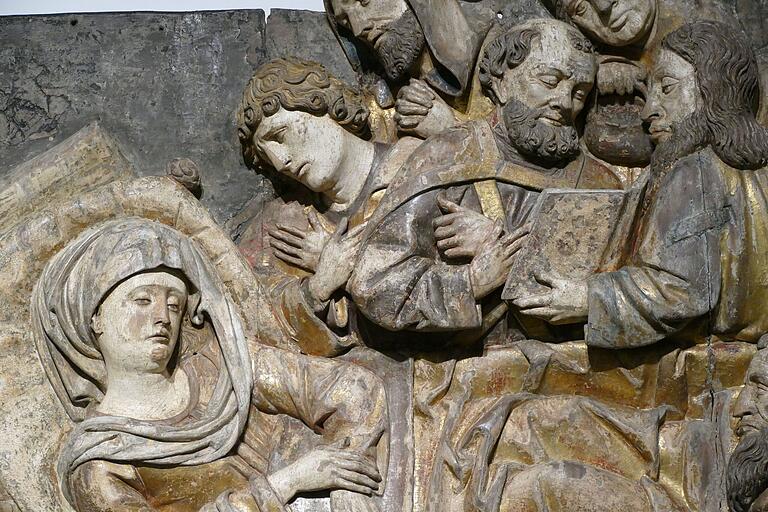 Zu den kostbarsten Exponaten der Ausstellung zählt das Relief 'Marientod', das Michael Wolgemuth zugeschrieben wird. Zu den kostbarsten Exponaten der Ausstellung zählt das Relief 'Marientod', das Michael Wolgemuth zugeschrieben wird.