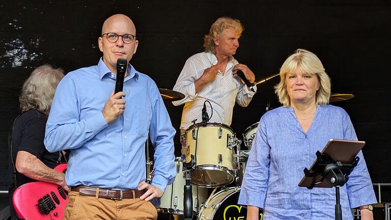 Oberbürgermeister Dr. Dirk Vogel und Museumsleiterin Annette Späth eröffneten am Freitagabend das Salinenfest. - Oberbürgermeister Dr. Dirk Vogel und Museumsleiterin Annette Späth eröffneten am Freitagabend das Salinenfest. Oberbürgermeister Dr. Dirk Vogel und Museumsleiterin Annette Späth eröffneten am Freitagabend das Salinenfest. - Oberbürgermeister Dr. Dirk Vogel und Museumsleiterin Annette Späth eröffneten am Freitagabend das Salinenfest.