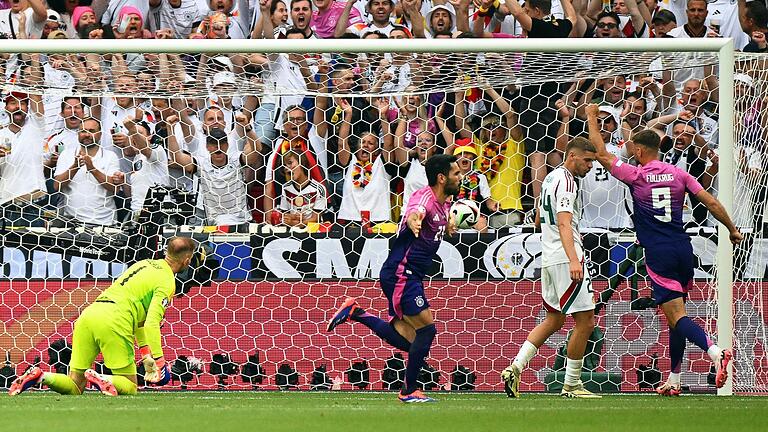 2:0 - Ilkay Gündogan (M) lieferte zunächst die Vorlage zum ersten Tor und traf dann in der zweiten Halbzeit selbst. 2:0 - Ilkay Gündogan (M) lieferte zunächst die Vorlage zum ersten Tor und traf dann in der zweiten Halbzeit selbst.