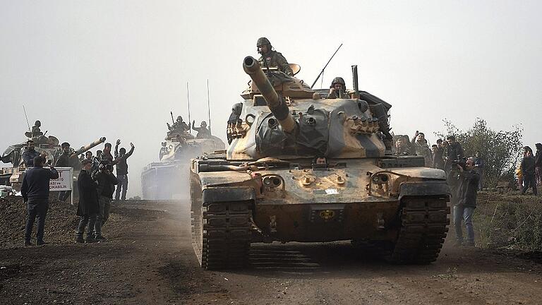 Türkische Offensive in Nordsyrien - Die Türkei hat eine groß angelegte Offensive gegen kurdische Truppen im Nordwesten Syriens begonnen. Türkische Offensive in Nordsyrien - Die Türkei hat eine groß angelegte Offensive gegen kurdische Truppen im Nordwesten Syriens begonnen.