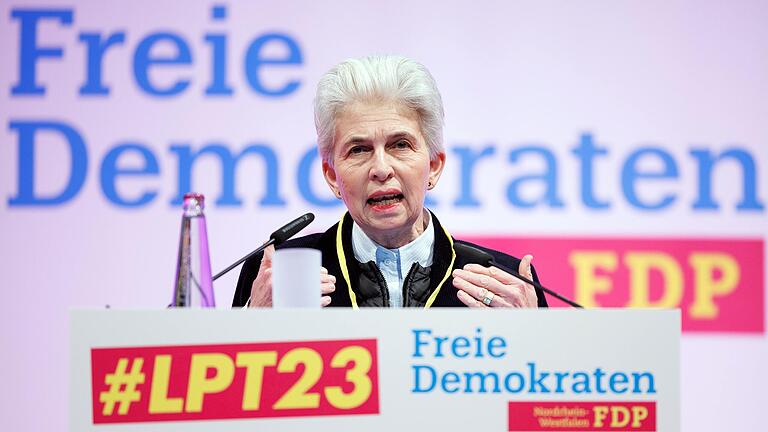 Marie-Agnes Strack-Zimmermann, 64, ist seit 2021 Vorsitzende des Verteidigungsausschusses des Bundestages – und für ihr offenes Wort bekannt und berüchtigt.
