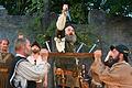 Eine Schlüsselszene des Stücks 'Franken in Flammen': In einem Treueschwur verbünden sich die aufständischen Bauern mit Florian Geyer (Christian Grimm, Mitte).&nbsp;