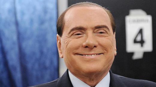 Silvio Berlusconi       -  Berlusconi scheint Grund zur Freude zu haben. Foto: Daniel Dal Zennaro
