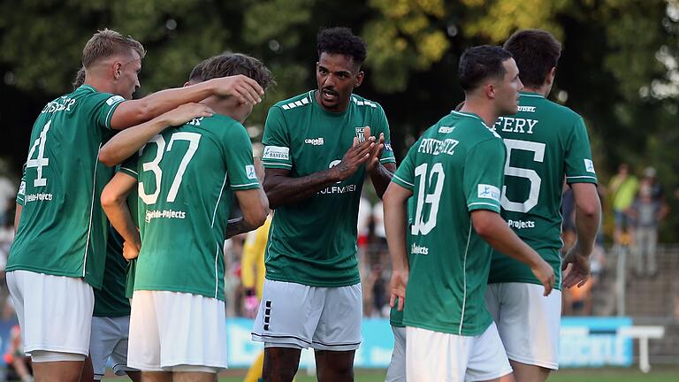 Kann der FC 05 Schweinfurt im heutigen Auswärtsspiel gegen die SpVgg Ansbach Tore und Punkte bejubeln? Kann der FC 05 Schweinfurt im heutigen Auswärtsspiel gegen die SpVgg Ansbach Tore und Punkte bejubeln?