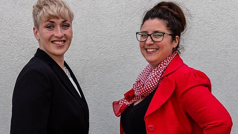 kraemerladen wiesenbronn foto poetzl - Christiane Pötzl und Claudia Djuren haben Grund, fröhlich zu sein. Die Cousinen haben im November 2020 den Wiesenbronner Krämerladen wiedereröffnet – mit Erfolg, wie sich nun zeigt. Fotos: KRÄMERLADEN WIESENBRONN kraemerladen wiesenbronn foto poetzl - Christiane Pötzl und Claudia Djuren haben Grund, fröhlich zu sein. Die Cousinen haben im November 2020 den Wiesenbronner Krämerladen wiedereröffnet – mit Erfolg, wie sich nun zeigt. Fotos: KRÄMERLADEN WIESENBRONN