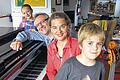 Musikerfamilie: Ob Flügel, Cello, Schlagzeug oder Geige &ndash; das tägliche Üben gehört zum Alltag von Michaela Schlotter und Rudolf Ramming und ihren Kindern Paula und Robert ganz selbstverständlich dazu.