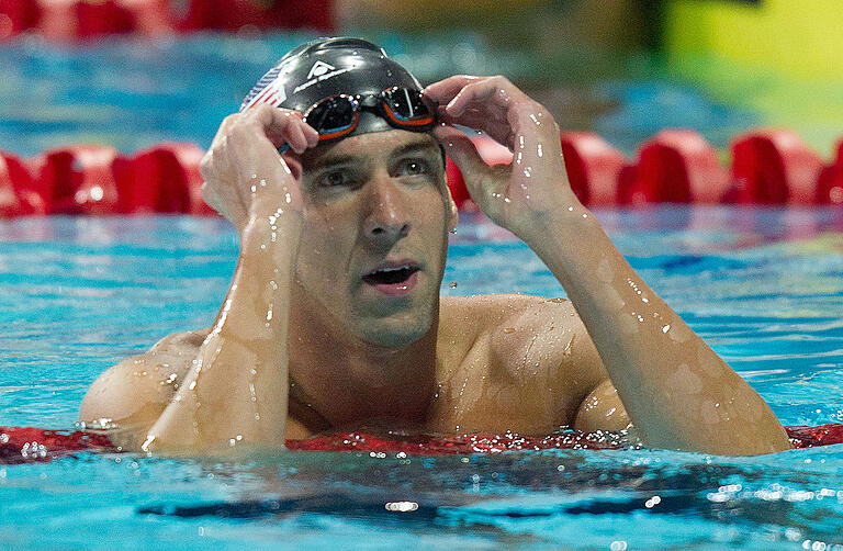 Im Wettkampf unter Hochdruck gelassen bleiben, das gelang wenigen besser als dem bislang erfolgreichsten Olympioniken Michael Phelps, hier auf einem Foto von 2014. Der US-amerikanische Schwimmer gewann in seiner Karriere 28 olympische Medaillen, 23 davon in Gold. Doch er litt auch an schweren Depressionen. Im Wettkampf unter Hochdruck gelassen bleiben, das gelang wenigen besser als dem bislang erfolgreichsten Olympioniken Michael Phelps, hier auf einem Foto von 2014. Der US-amerikanische Schwimmer gewann in seiner Karriere 28 olympische Medaillen, 23 davon in Gold. Doch er litt auch an schweren Depressionen.
