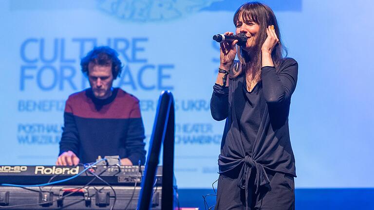 Die Band 'Pupkulies & Rebecca' standen auf der Bühne und sorgten für musikalische Unterhaltung. Die Band 'Pupkulies & Rebecca' standen auf der Bühne und sorgten für musikalische Unterhaltung.