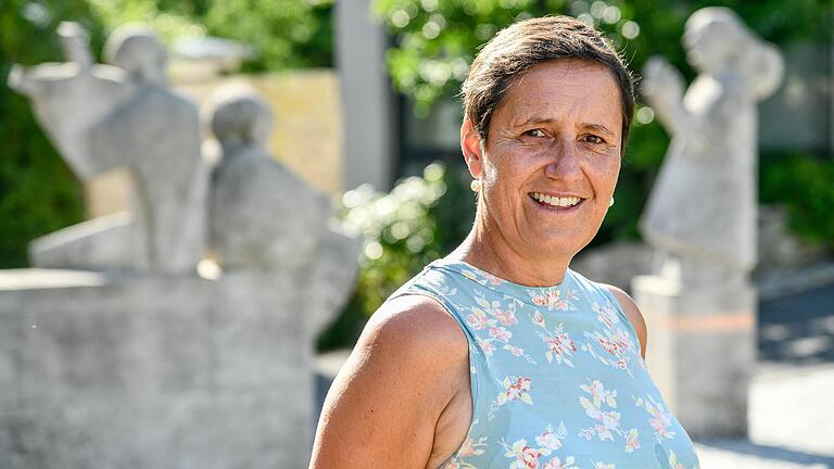 Lebenseinstellung? Positiv! - Roswitha Oehler an ihrem Lieblingsplatz in Winterhausen. Lebenseinstellung? Positiv! - Roswitha Oehler an ihrem Lieblingsplatz in Winterhausen.