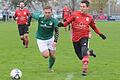 Laufduell zwischen Jonas Holaschke vom FC Gössenheim und dem Birkenfelder Yannik Hörning (rechts).