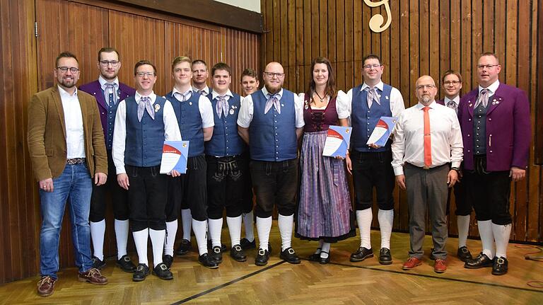 Zum guten Ton gehört auch die Ehrung verdienter Musiker der Kapelle Hendungen.