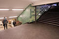 Mutmaßlicher Treter vom U-Bahnhof Hermannstraße gefasst       -  Blick auf den Bereich des U-Bahnhof Hermannstraße in Berlin, wo eine Frau brutal von hinten die Treppe hinunter gestoßen wurde. Der mit Haftbefehl gesuchte mutmaßliche Angreifer ist gefasst und hat sich zu den Vorwürfen geäußert.
