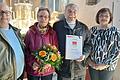 Die Ehrennadel der Diözese Würzburg erhielt Christian Zinner (Zweiter von rechts) aus den Händen von Pfarrer Andreas Engert (links im Bild). Er war insgesamt 24 Jahre für die Kirchenverwaltung Mönchstockheim tätig, 18 Jahre davon als Kirchenpfleger. Es freuen sich mit ihm (von links) Ehefrau Elisabeth Zinner und Elisabeth Helbig (Kirchenverwaltung).