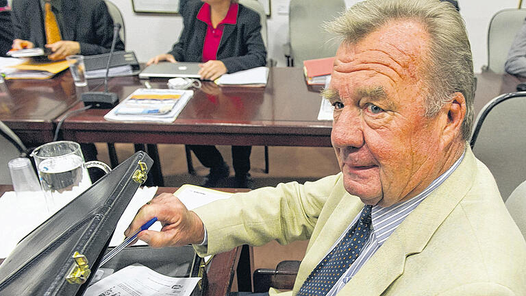 Der erste Zeuge: der frühere bayerische Verfassungsschutzpräsident Gerhard Forster. Der erste Zeuge: der frühere bayerische Verfassungsschutzpräsident Gerhard Forster.