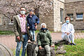 Im Bild (von links): Tobias, Fenja und Noah Krückel mit Prof. Dr. Christina Kohlhauser-Vollmuth (Chefärztin der Missio Kinderklinik).