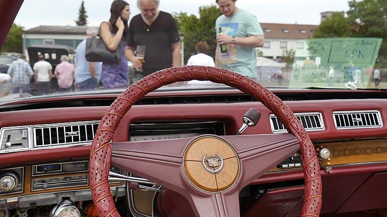 So sieht die Welt hinterm Lenkrad eines Cadillac Eldorado aus.