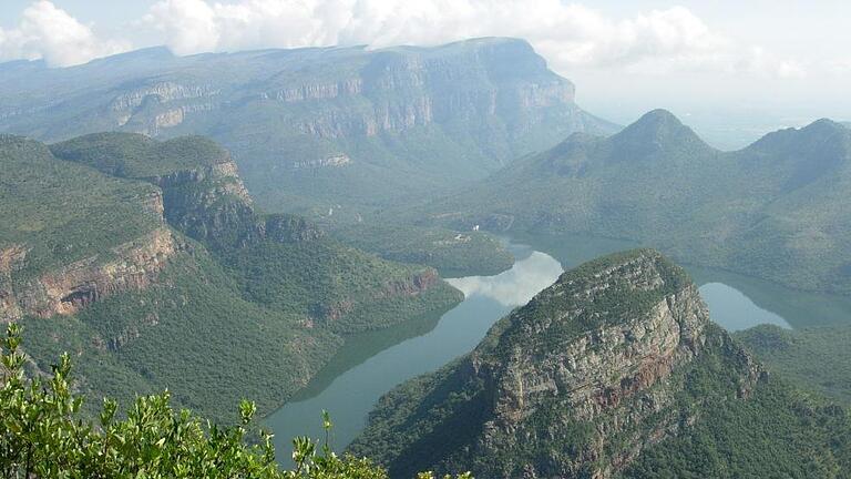 Seit mehr als zehn Jahren besteht die Partnerschaft zwischen dem Unesco-Biosphärenreservat und der Biosphärenregion Kruger to Canyons (Foto). Im neuen Freiwilligenprogramm 'naturweit' hat die Deutsche Unesco-Kommission erstmals zwei Einsatzstellen in Südafrika geschaffen. Foto: Dr. Doris Pokorny - Seit mehr als zehn Jahren besteht die Partnerschaft zwischen dem Unesco-Biosphärenreservat und der Biosphärenregion Kruger to Canyons (Foto). Im neuen Freiwilligenprogramm 'naturweit' hat die Deutsche Unesco-Kommission erstmals zwei Einsatzstellen in Südafrika geschaffen. Foto: Dr. Doris Pokorny Seit mehr als zehn Jahren besteht die Partnerschaft zwischen dem Unesco-Biosphärenreservat und der Biosphärenregion Kruger to Canyons (Foto). Im neuen Freiwilligenprogramm 'naturweit' hat die Deutsche Unesco-Kommission erstmals zwei Einsatzstellen in Südafrika geschaffen. Foto: Dr. Doris Pokorny - Seit mehr als zehn Jahren besteht die Partnerschaft zwischen dem Unesco-Biosphärenreservat und der Biosphärenregion Kruger to Canyons (Foto). Im neuen Freiwilligenprogramm 'naturweit' hat die Deutsche Unesco-Kommission erstmals zwei Einsatzstellen in Südafrika geschaffen. Foto: Dr. Doris Pokorny