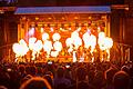 Die Rammstein-Coverband Stahlzeit spielte am Samstagabend auf Schloss Eyrichshof. Wie auch beim Original gab es bei der Show einen massiven Einsatz von Pyrotechnik.