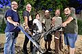 Kampferprobt: Mitglieder des Geyer-Ensembles beim Stunt-Training (v.l.): Detlef Seliger (Kapo), Gerhard Leber (Truchsess Georg von Waldburg), Trainerin Ria Beinhölzl (Bertha von Bruneck), Christian Grimm (Florian Geyer), Torsten Scheele (Sebastian von Rotenhan) und Kevin Krapf (Komtur Philipp von Finsterlohr).