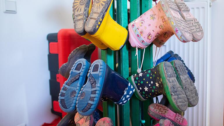 Aufregegung in zwei Aschaffenburger Kinderbetreuungseinrichtungen. Wegen neuer Infektionen mussten ein Kinderhort ganz und ein Kindergarten teilweise dicht gemacht werden.&nbsp;