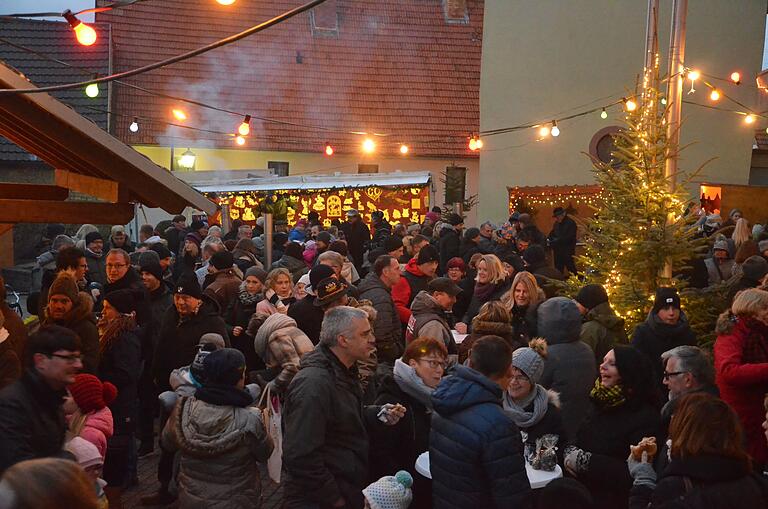Immer gut besucht: Der Adventsmarkt in Schönfeld Immer gut besucht: Der Adventsmarkt in Schönfeld