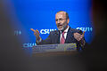 Kleiner Parteitag CSU vor der Europawahl.jpeg       -  Der CSU-Spitzenkandidat zur Europawahl Manfred Weber spricht auf dem kleinen Parteitag der CSU.