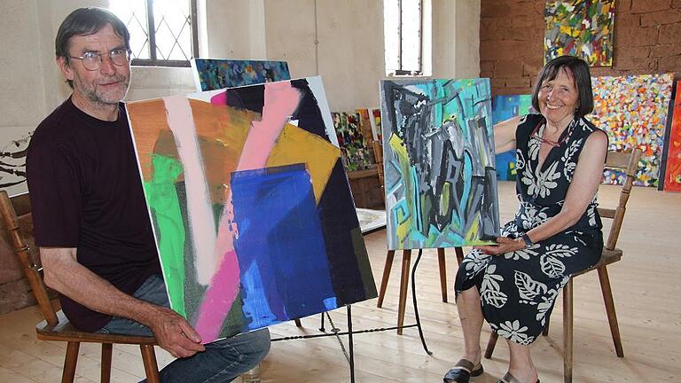 Zwei Künstler aus der Region im Dialog: Ursula Donath aus Wertheim und Hausherr Josef Förster eröffneten am Wochenende das neue Atelier in der Holzmühle.