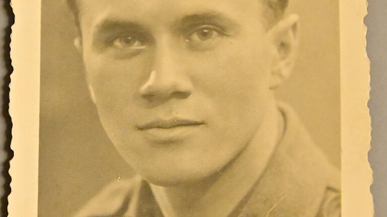 Rudolf Kuhn Anfang der 1940er Jahre. Rudolf Kuhn Anfang der 1940er Jahre.