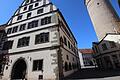 Das historische Rathaus in Kitzingen mit dem Marktturm.