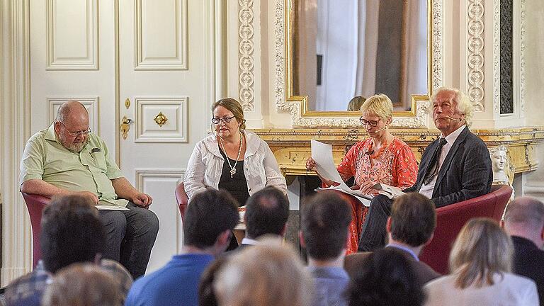 Das Quartett der Kritiker gab sich zum Mozartfest im Kaisersaal der Residenz ein Stelldichein.