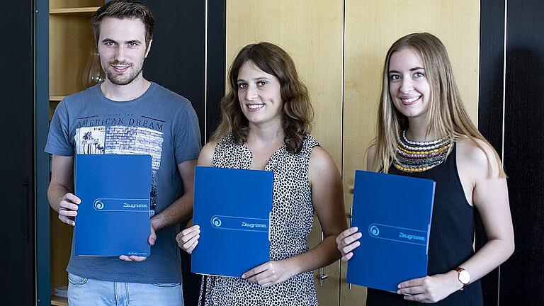 Das Bild zeigt (von links) Niko Stretz, Rahel Diem und Linda Deißler.